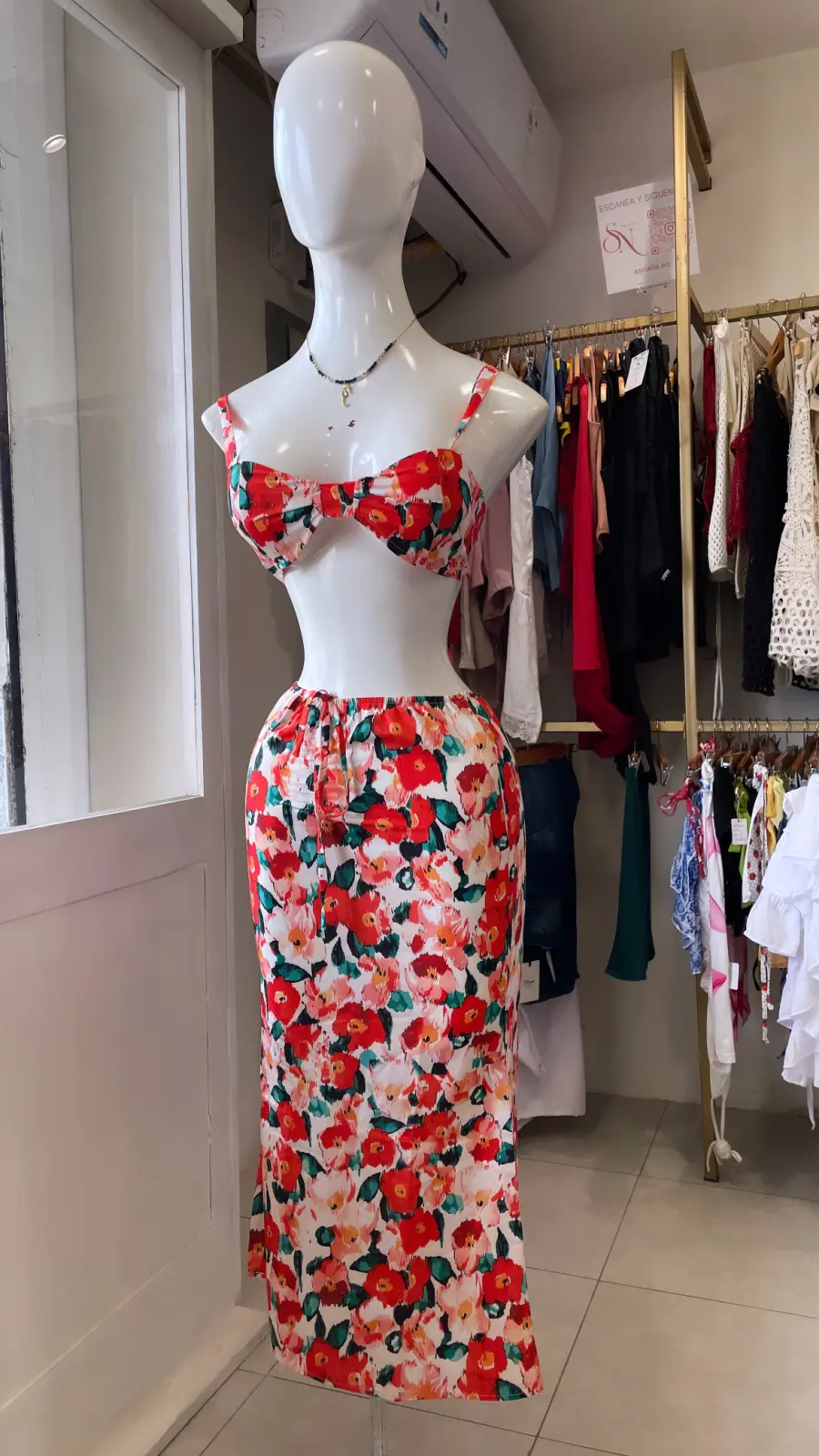 Conjunto floreado talla xs
