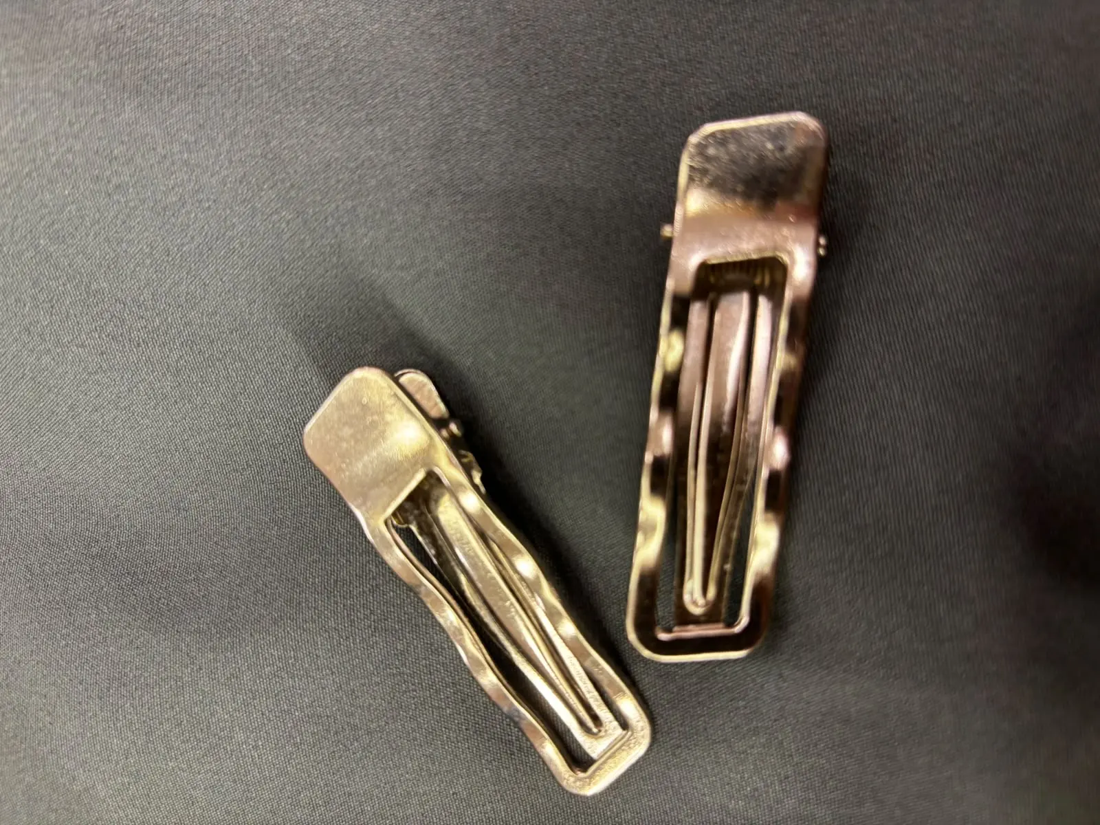 2 horquillas metálicas cuadradas