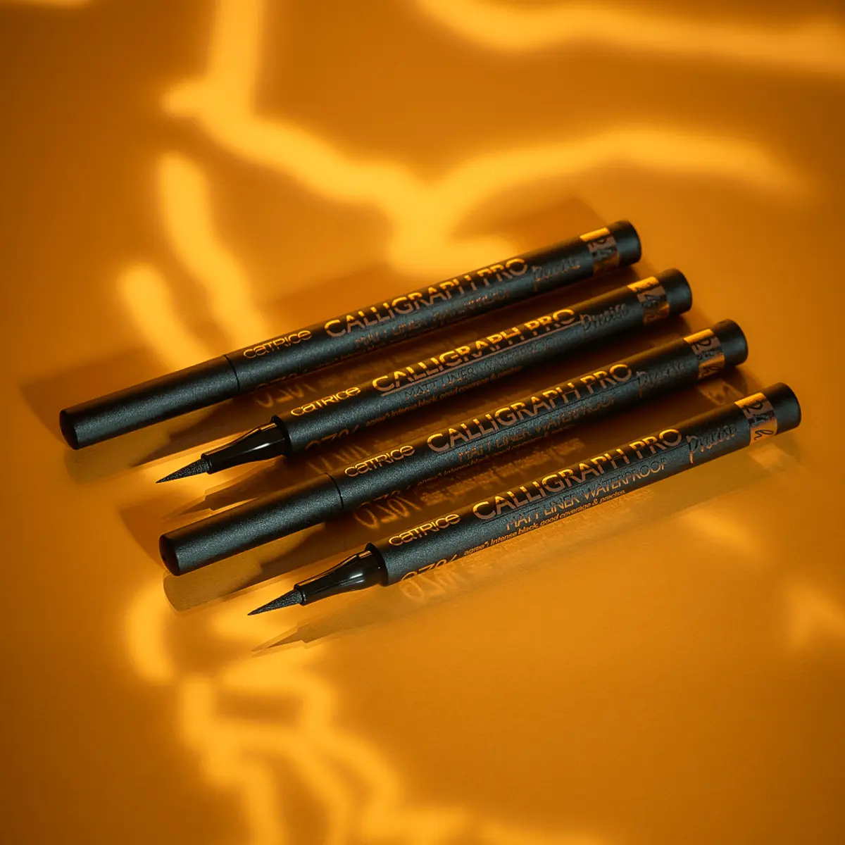 Catrice Calligraph pro delineador waterproof 010 intense black