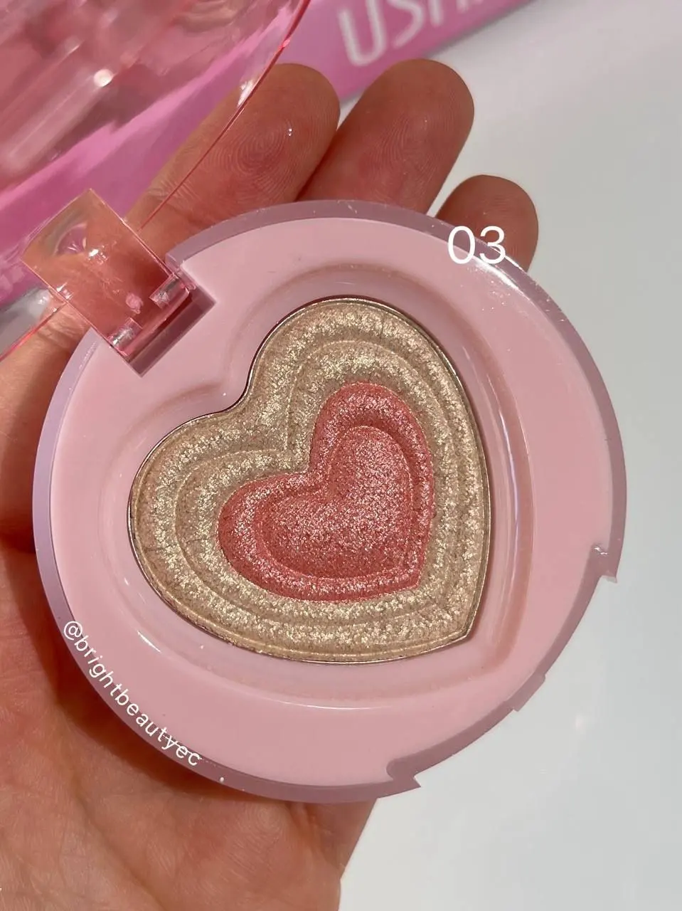 Ushas maquillaje Iluminador corazon tono 03