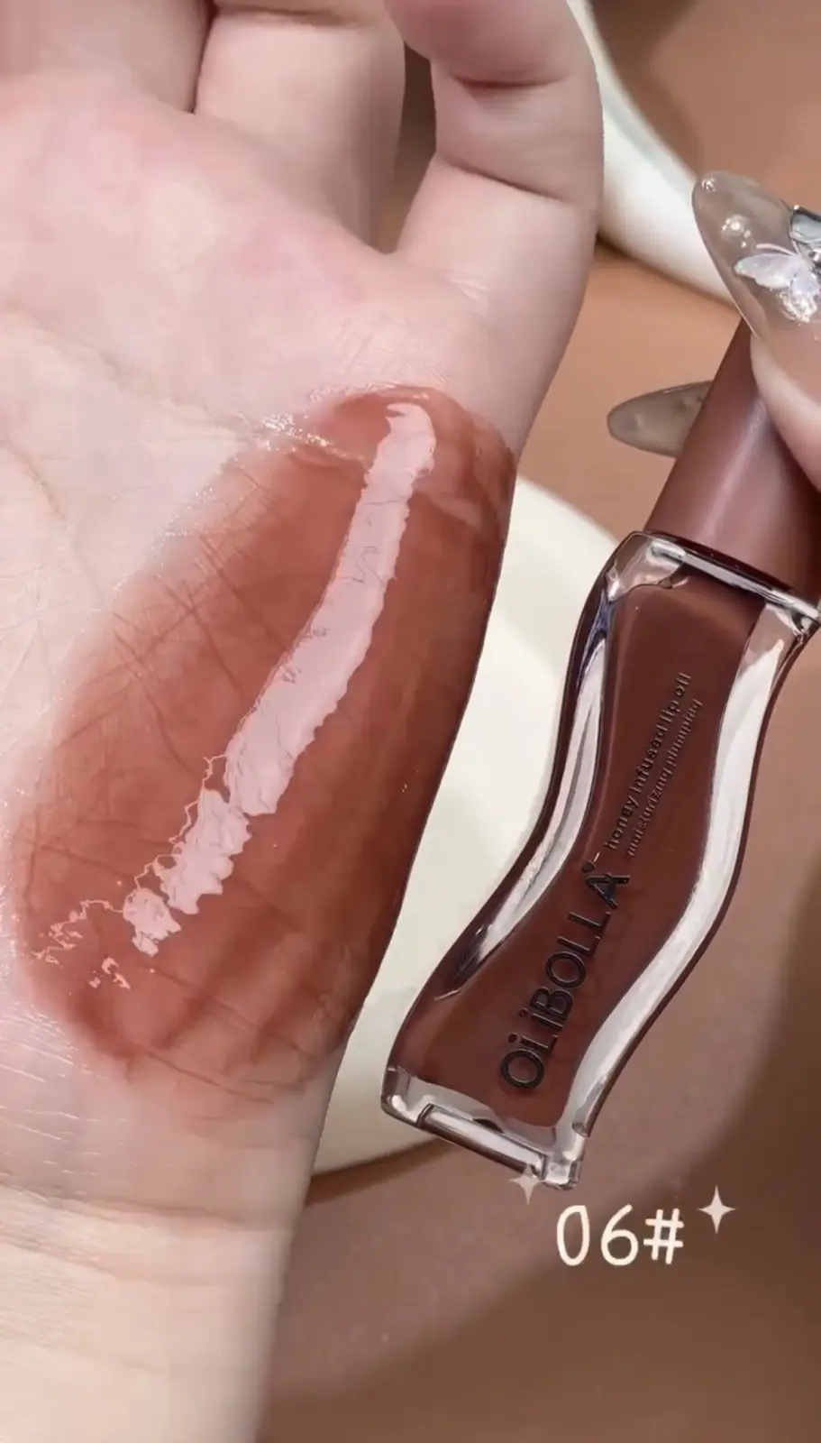 Olibolla lip oil honey infused tono 06