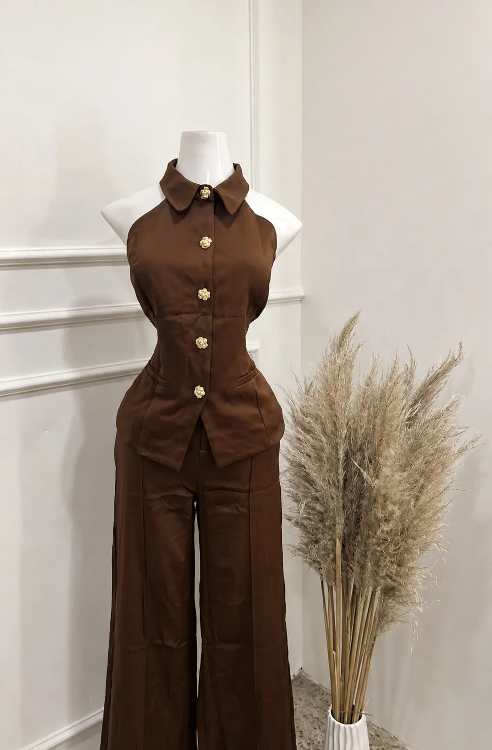 CONJUNTO BLUSA Y PANTALÓN CAFÉ