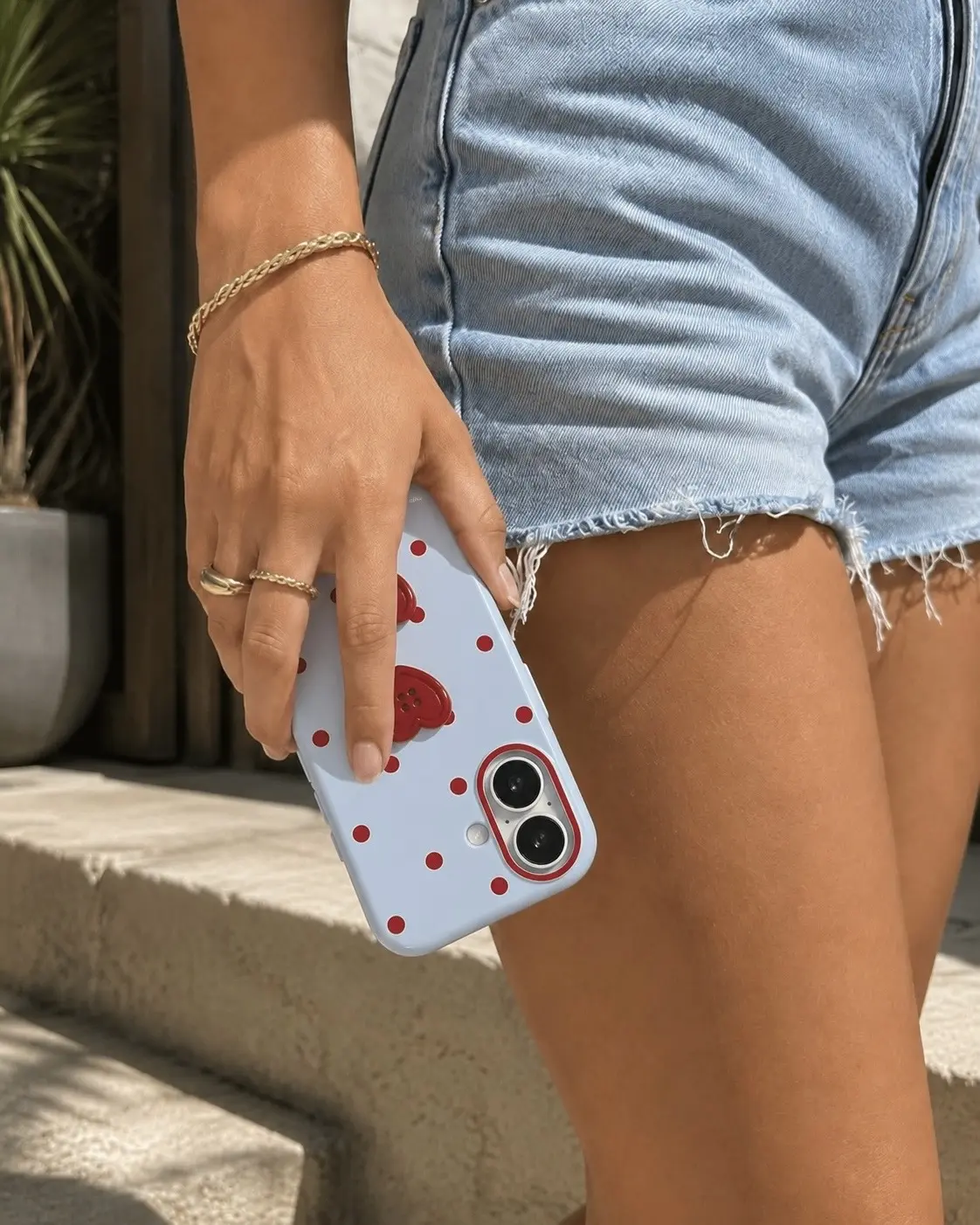 IPHONE CASE 17 CELESTE DISEÑO PUNTO & BOTONES