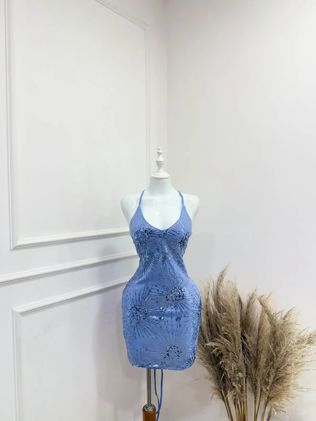 Vestido celeste con lentejuelas talla M
