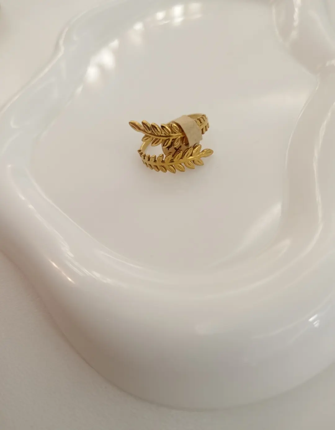 Anillo dorado hojas ASQ4