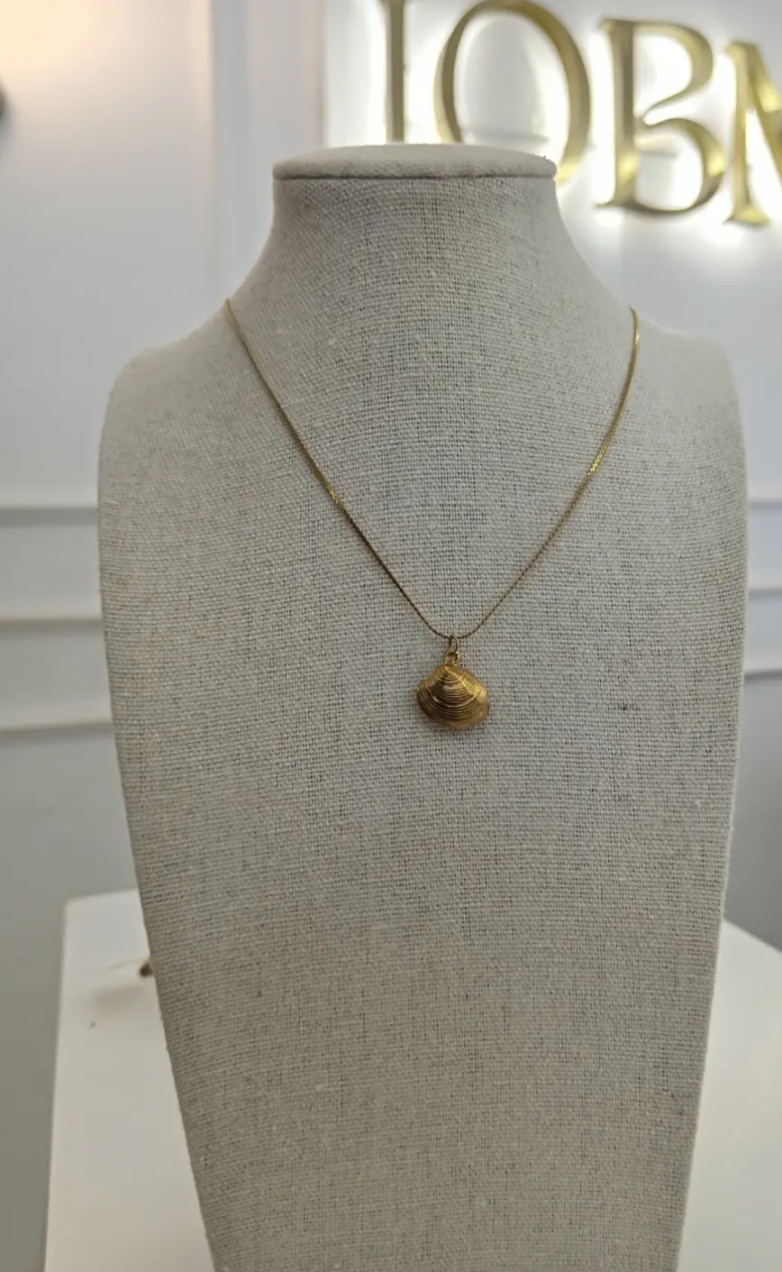 Collar mini conchita dorada