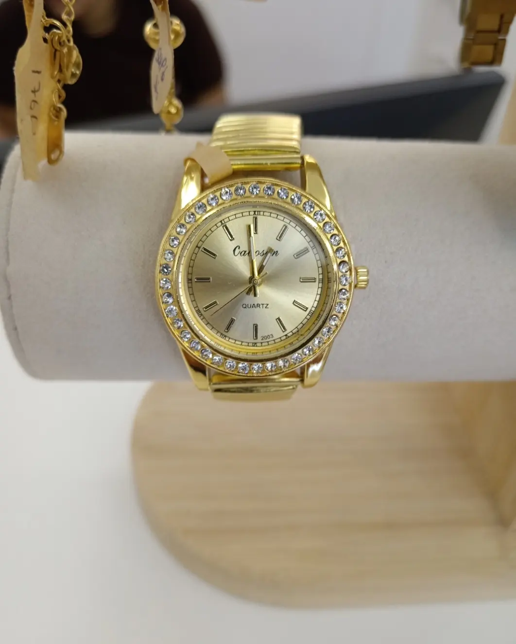 reloj unido dorado