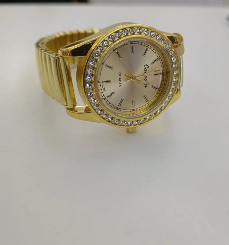 reloj unido dorado