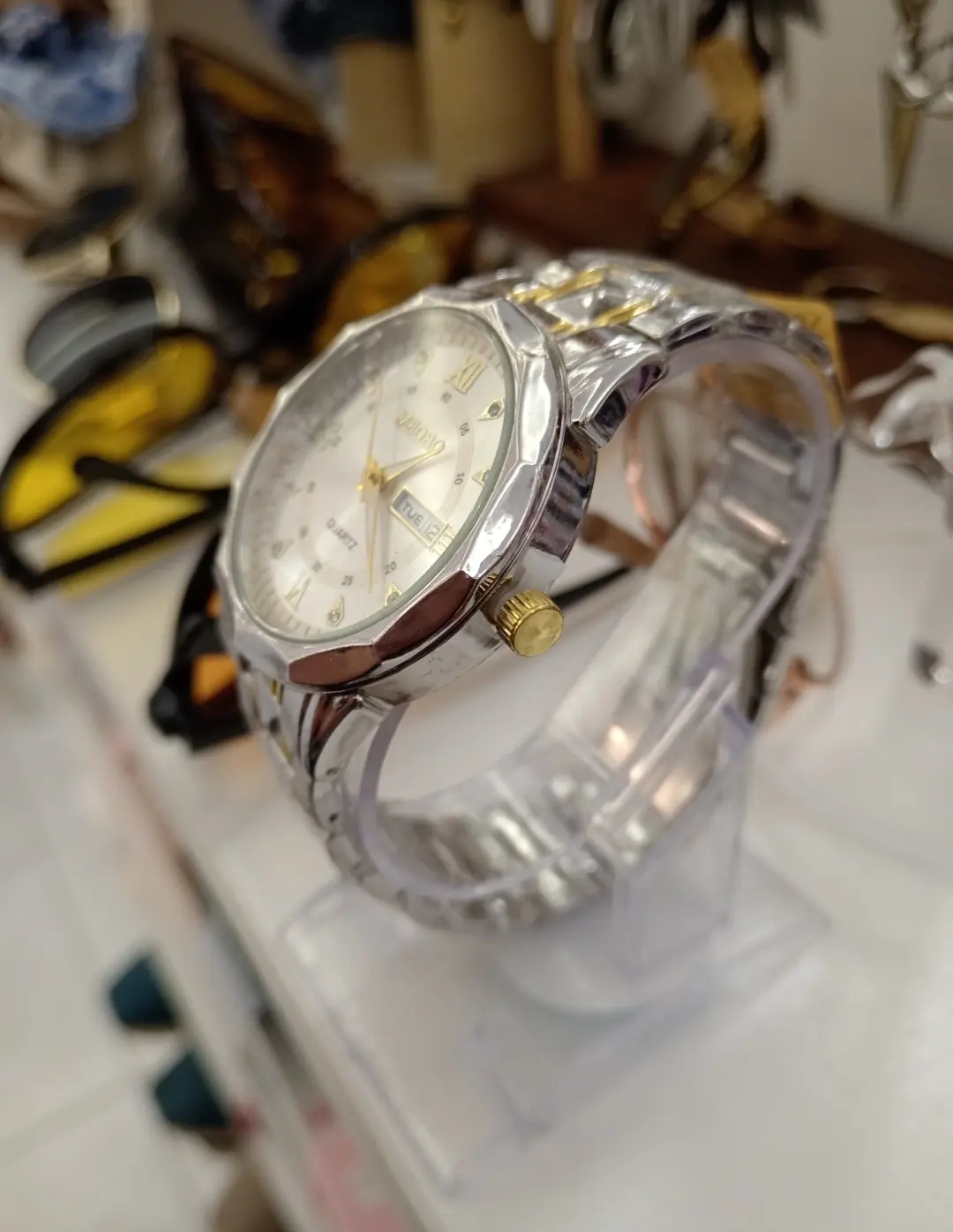 reloj plateado PKR