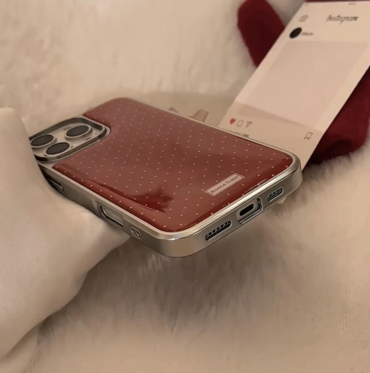 IPHONE CASE 13 PRO ROJO CON PUNTITOS
