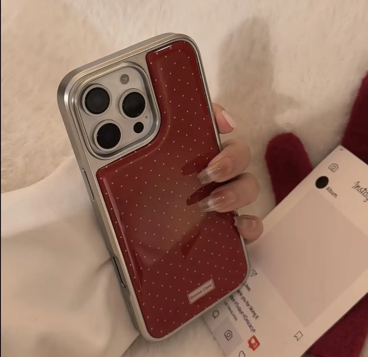 IPHONE CASE 13 PRO ROJO CON PUNTITOS