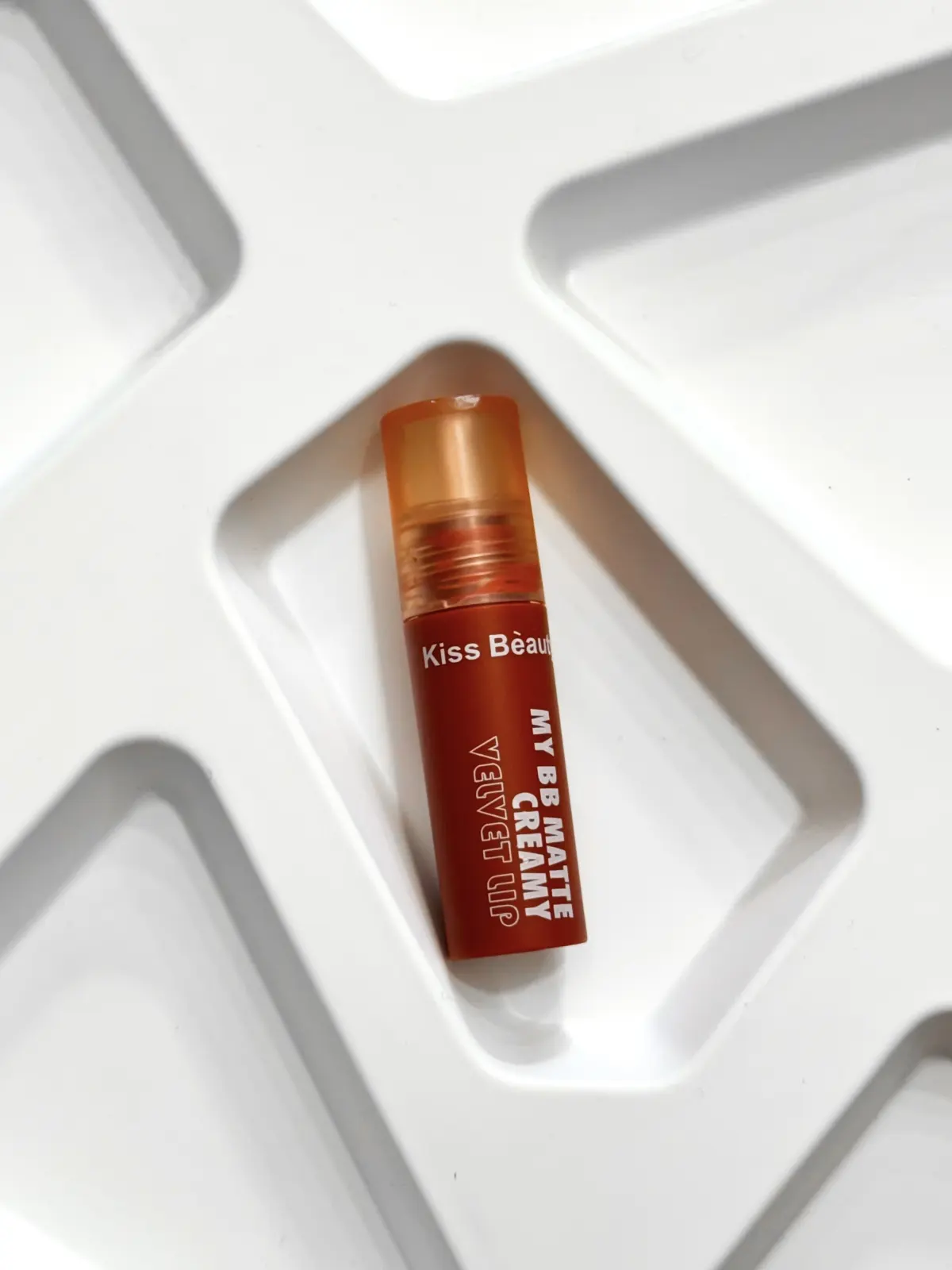 2 VELVEL LIP KISS BEAUTY