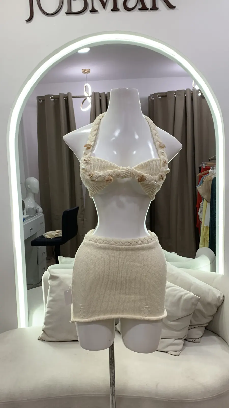 Conjunto beige apliques conchas talla xs