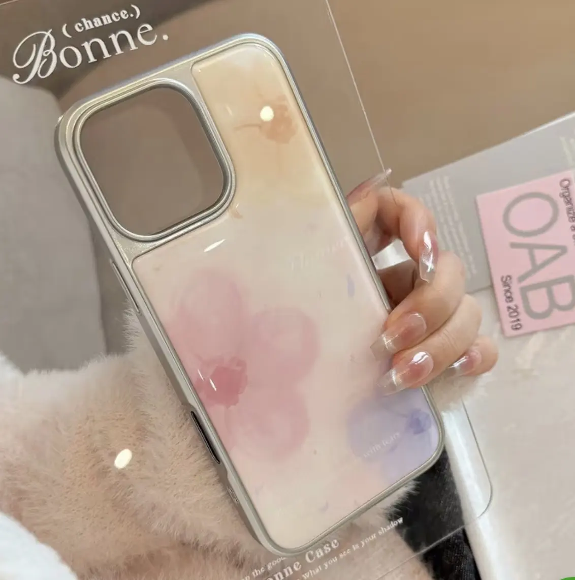 IPHONE CASE 13 PRO MAX DE RESINA DISEÑO DE FLORES COLORES PASTEL