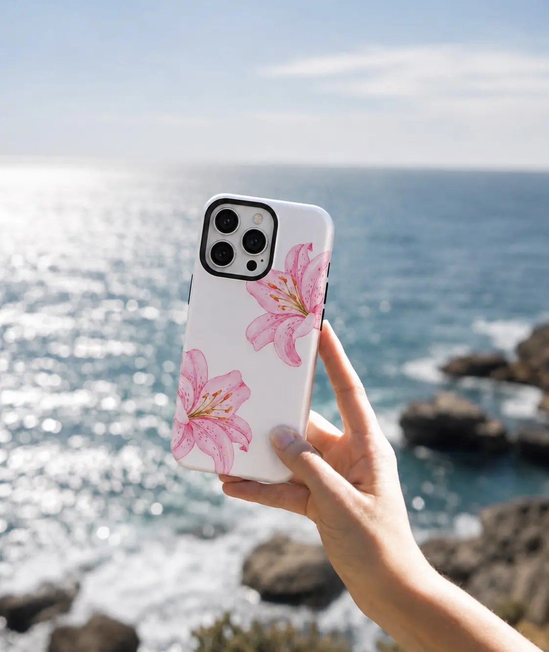 IPHONE CASE 13 PRO DOBLE BLANCO CON DOS FLORES LIRIO EN BORDES
