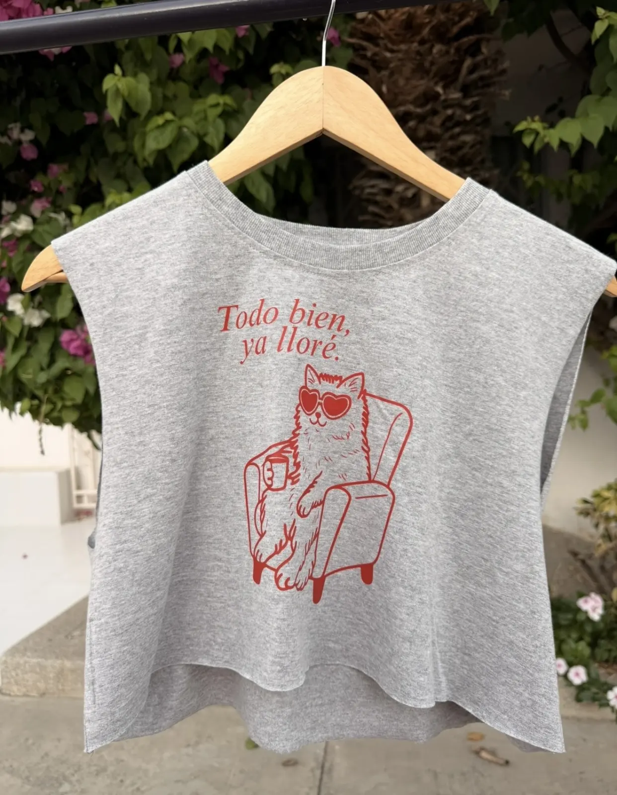CROP MUSCLE TANK - ESTAMPADO "TODO BIEN, YA LLEGUE" - M