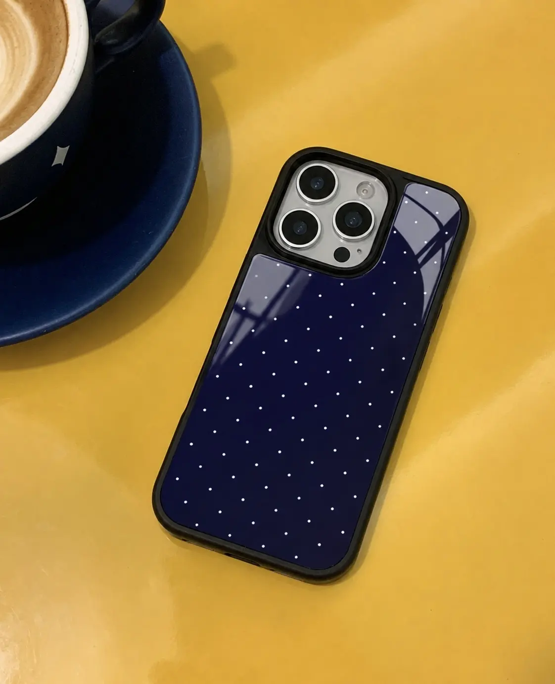 IPHONE CASE 13 PRO AZUL CON PUNTITOS BLANCOS