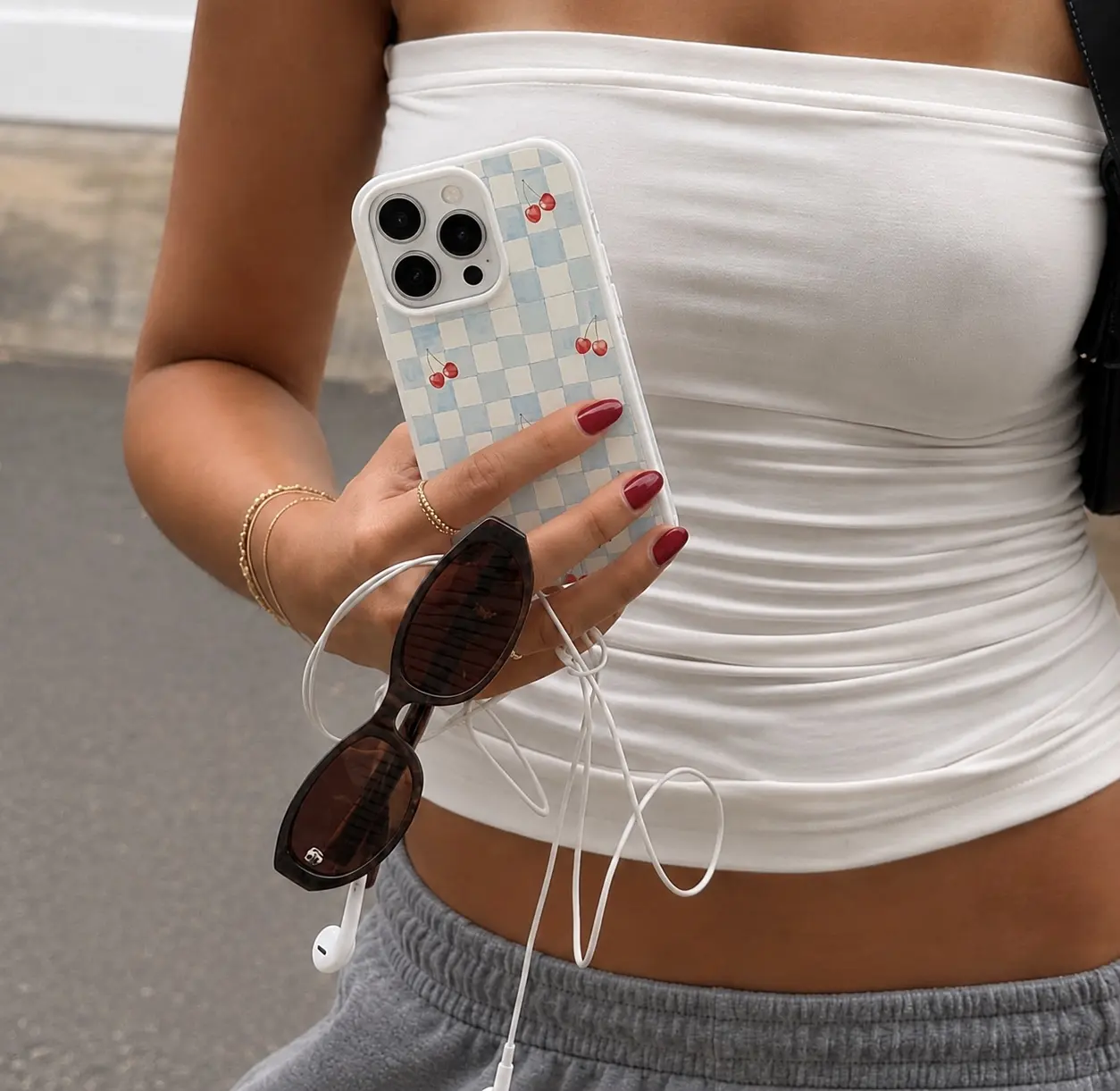 CASE IPHONE 12 PRO MAX DISEÑO CUADROS CELESTE CON CEREZAS