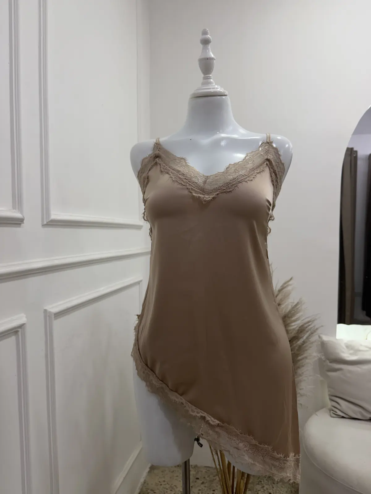 BLUSA SATINADA BEIGE