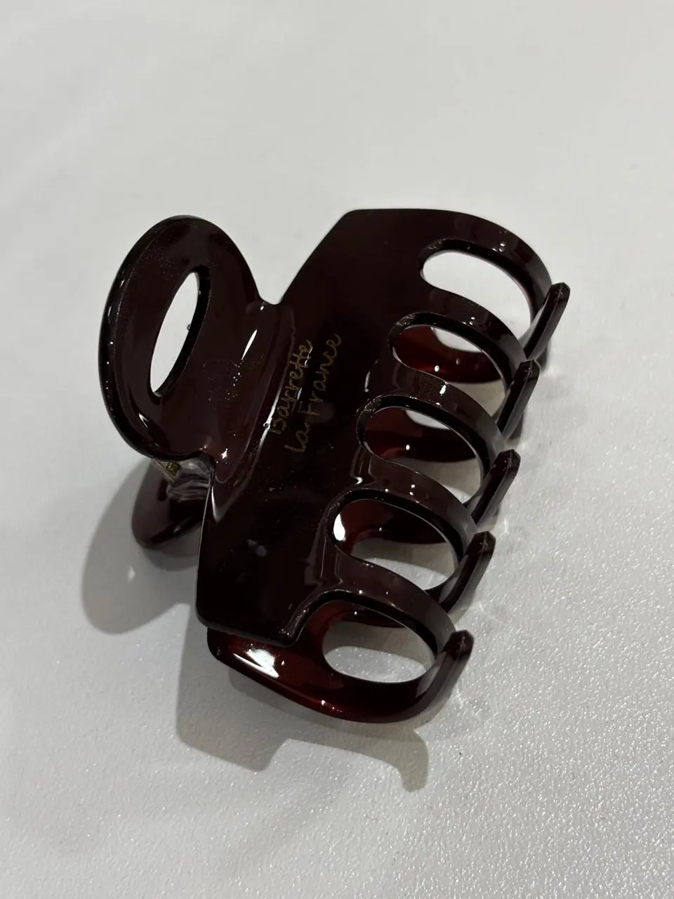 Pinza mediana cuadrada cafe