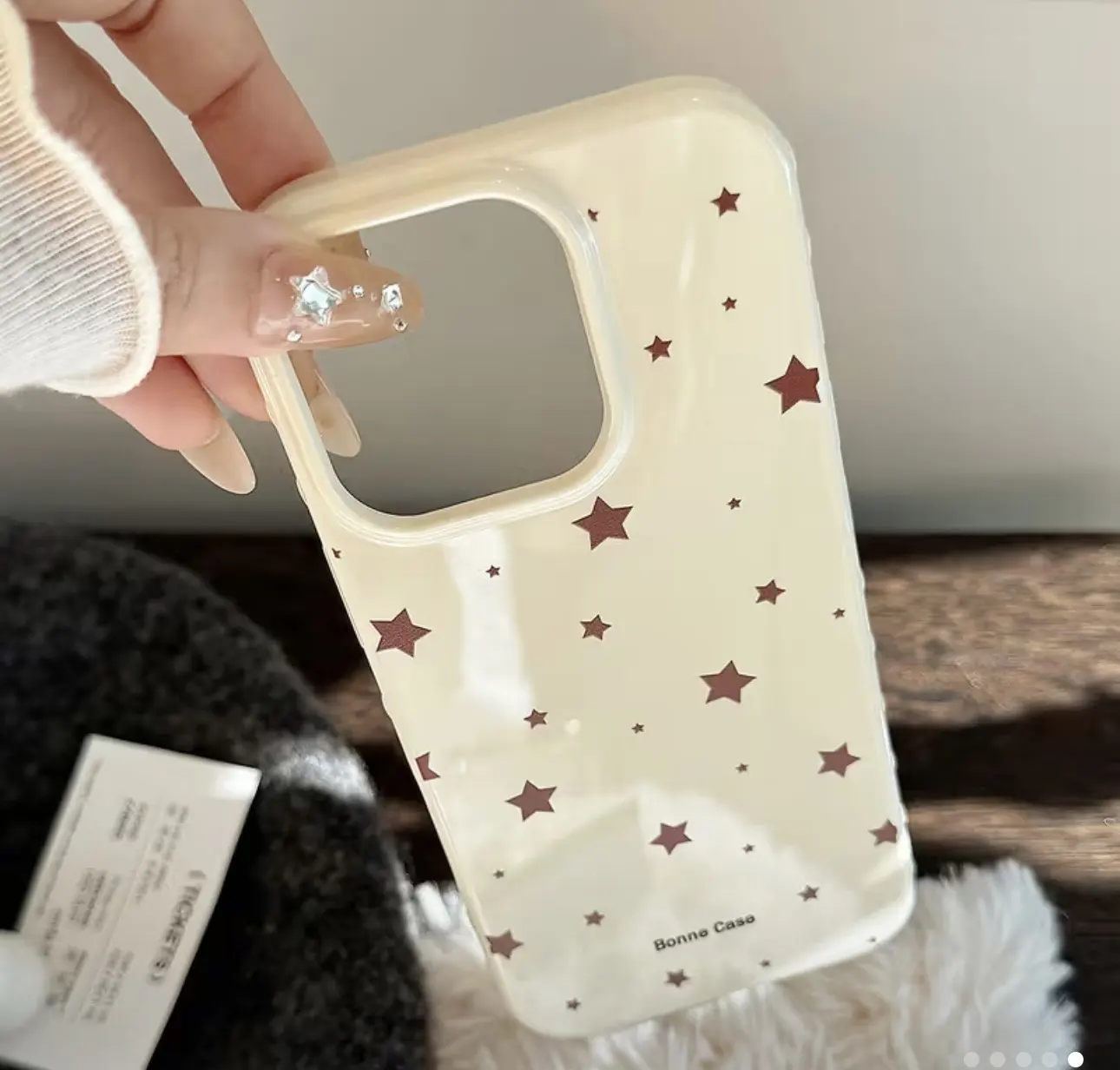 IPHONE CASE 12 PRO MAX BEIGE DISEÑO ESTRELLAS CAFÉS