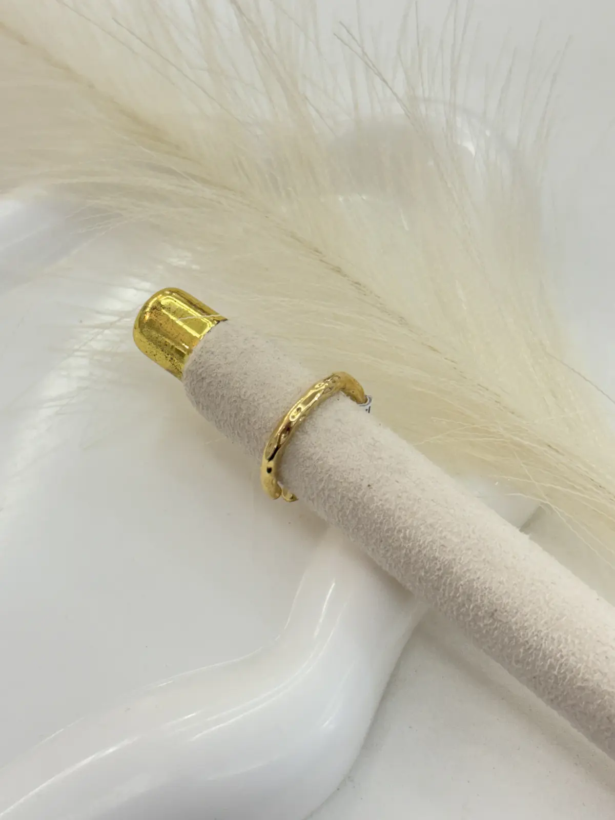 A00-526 Anillo dorado ondas suaves