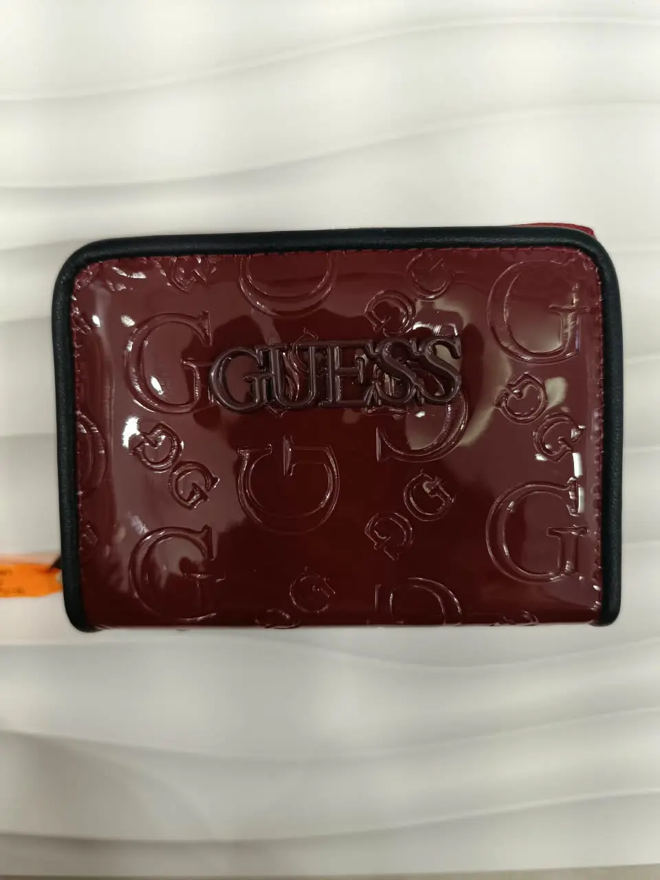 Billetera doble cierre concho de vino guess