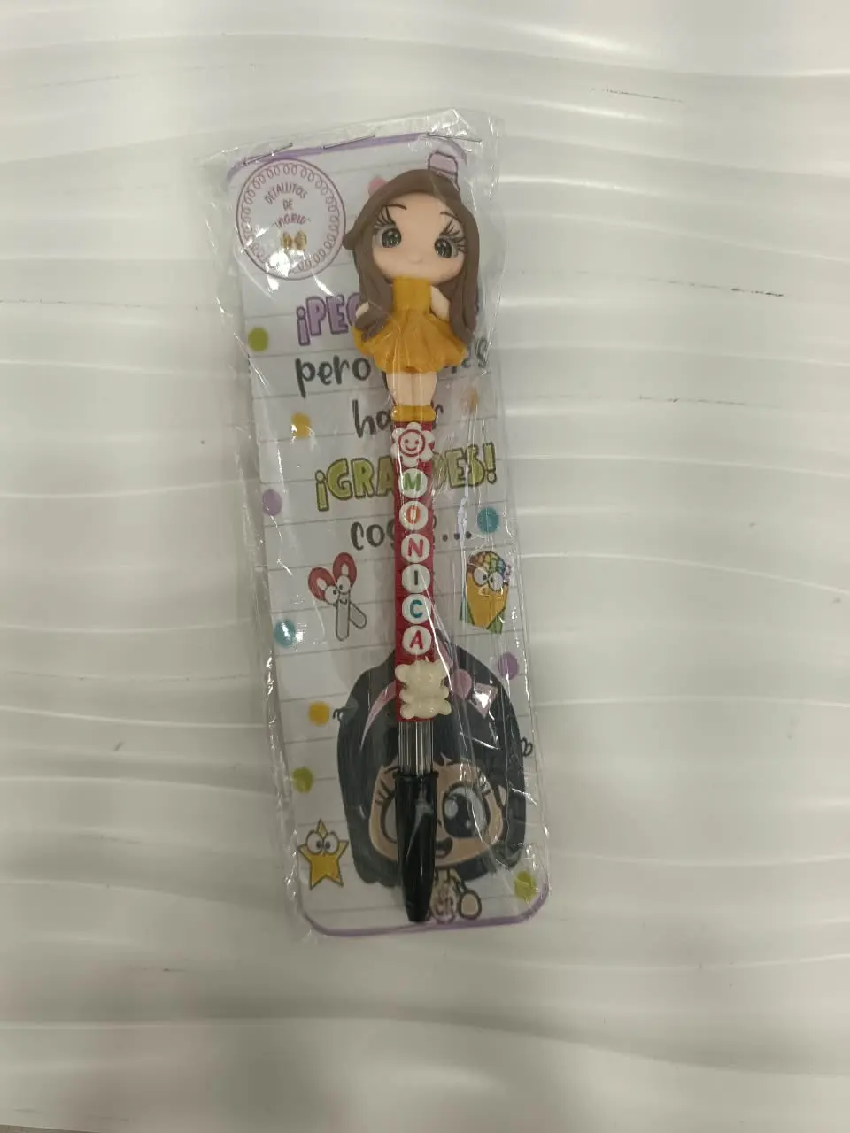 PLUMA MONICA