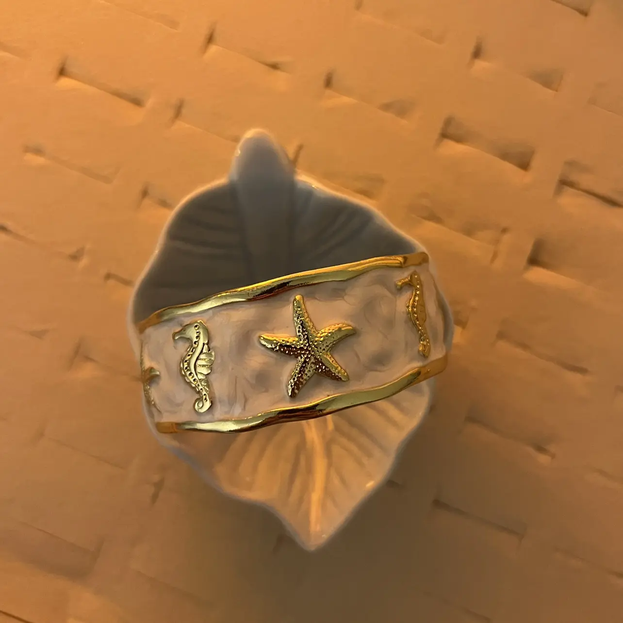 Brazalete marmoleado marino blanco
