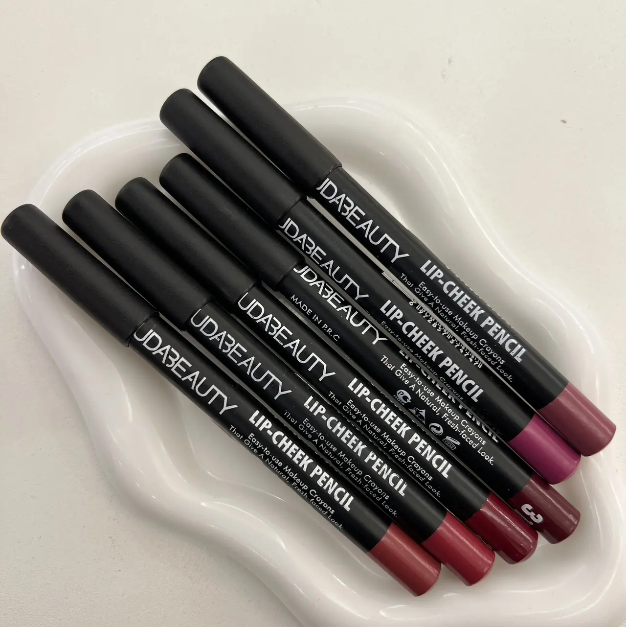 huda delineador #301