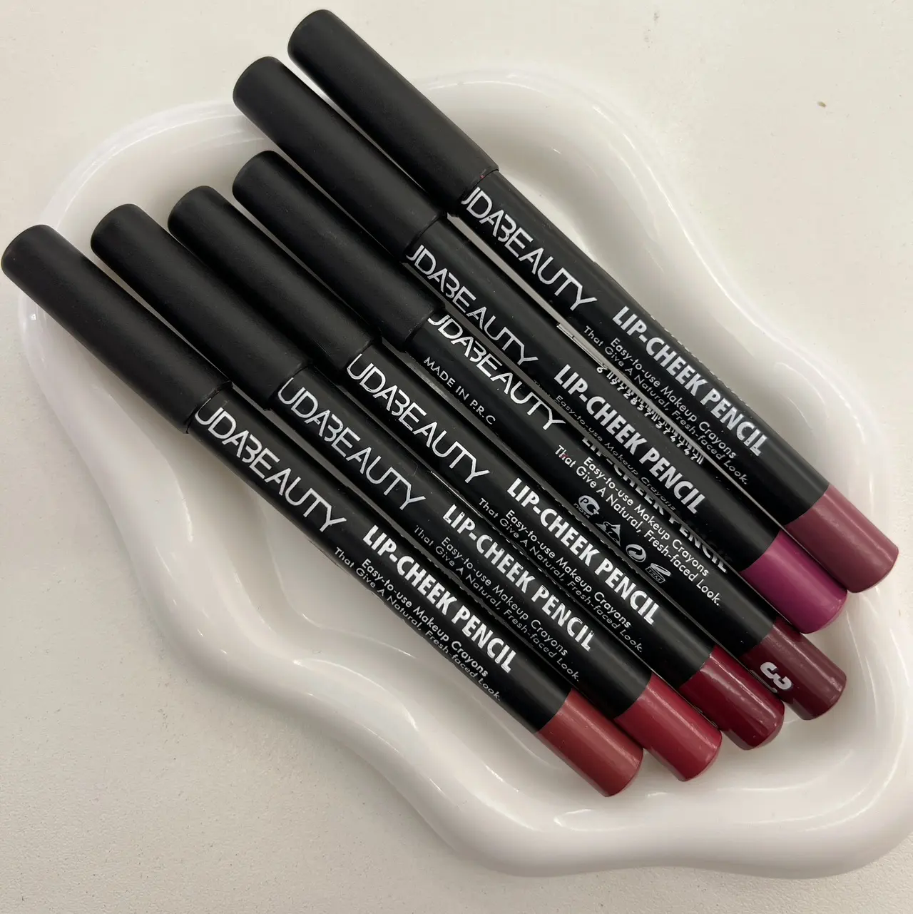 huda delineador #304