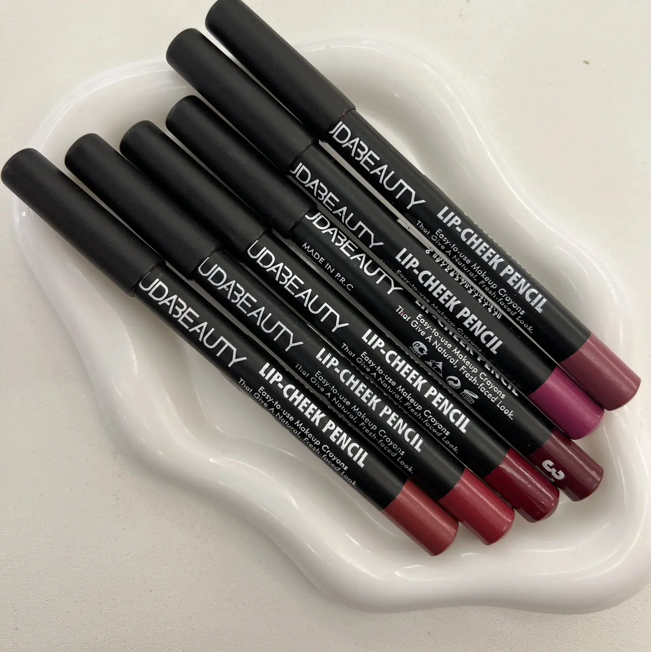 huda delineador #310