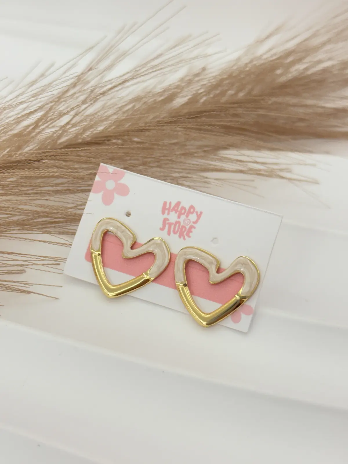 P01-873 Aretes dorados corazón vacio blanco perla