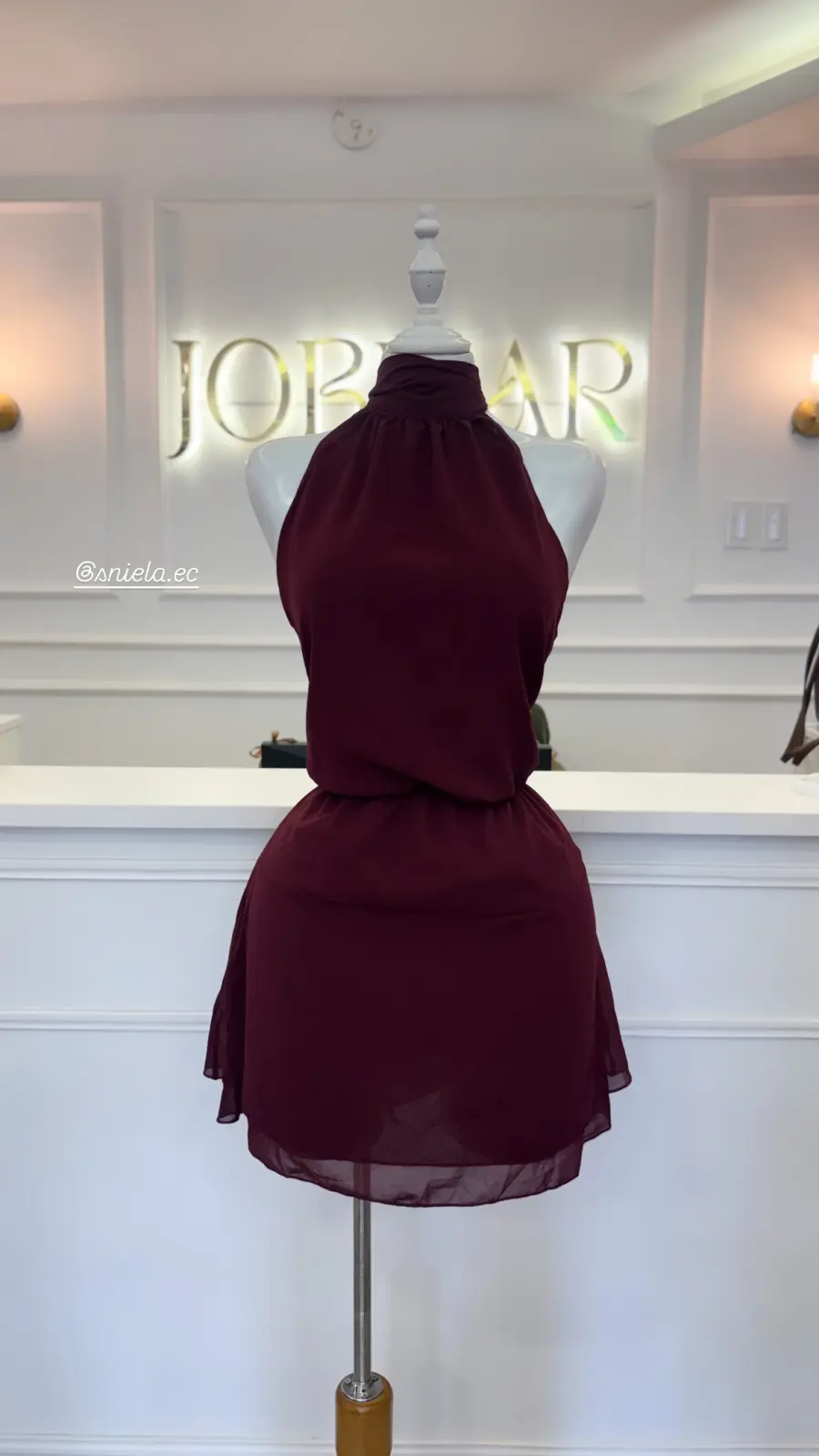 Vestido vino corto con lazo en el cuello talla s